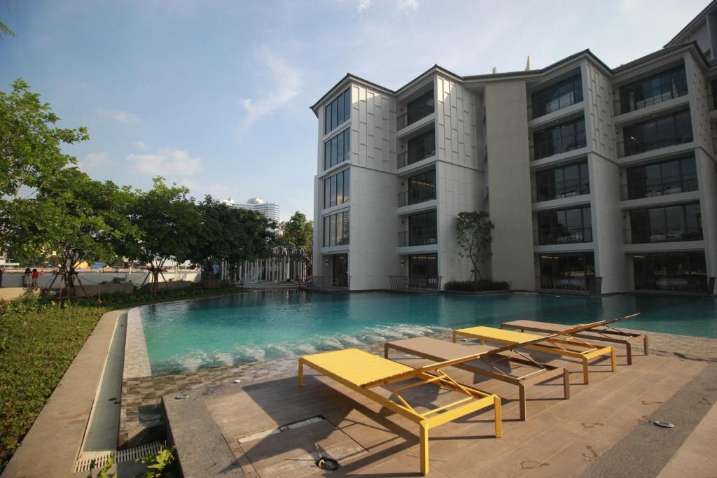 The Quarter Chaophraya by UHGHotel Logo