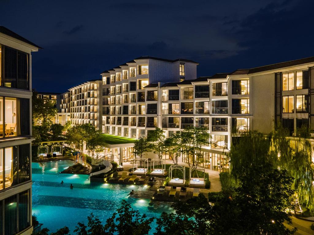 The Quarter Chaophraya by UHGHotel Logo